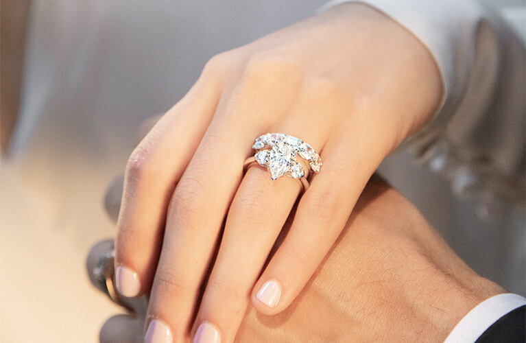 How to Wear Your Wedding Band How to Wear Your Wedding Band