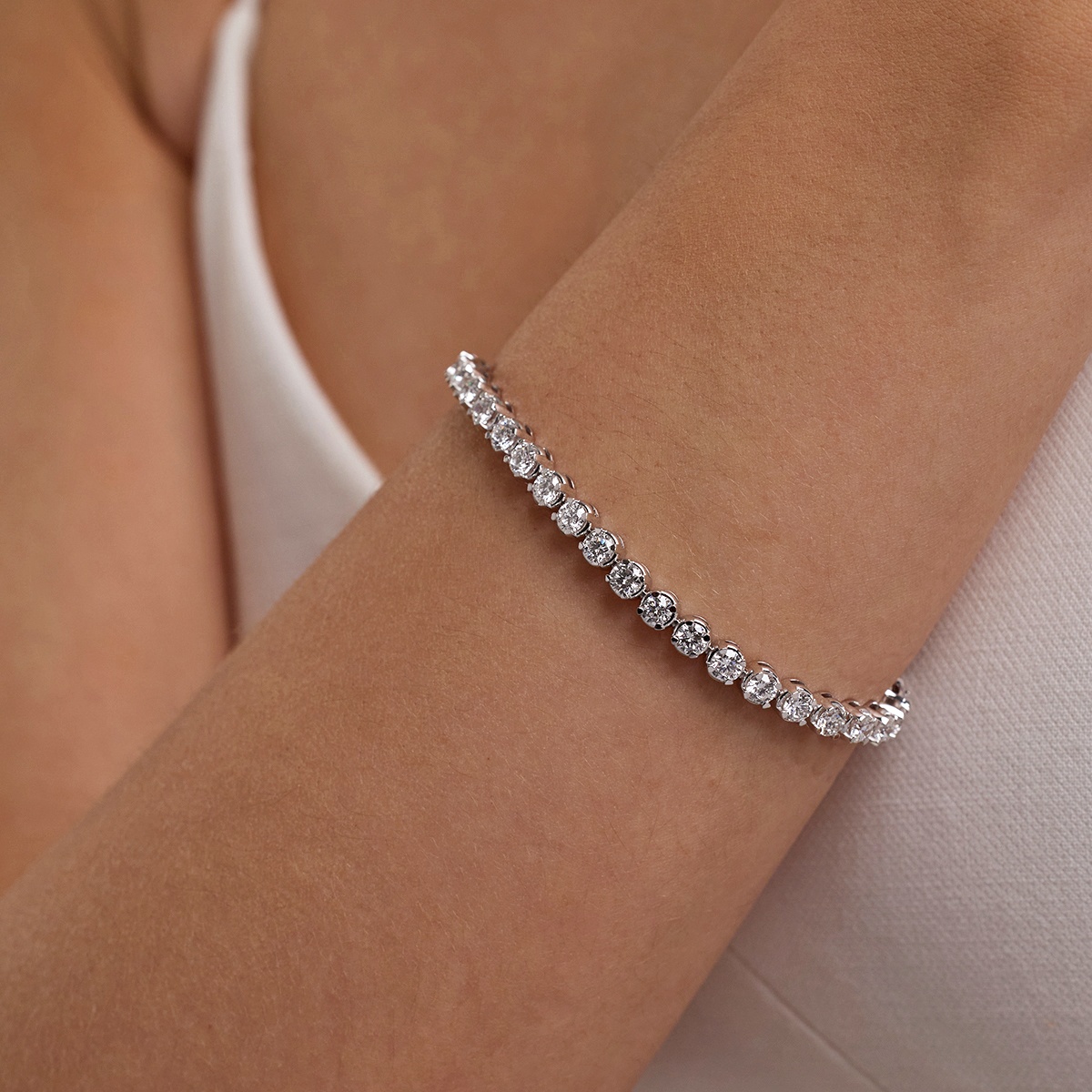 7 ctw Round Lab Grown Diamond Four-Prong Tennis Bracelet - 7 Inches