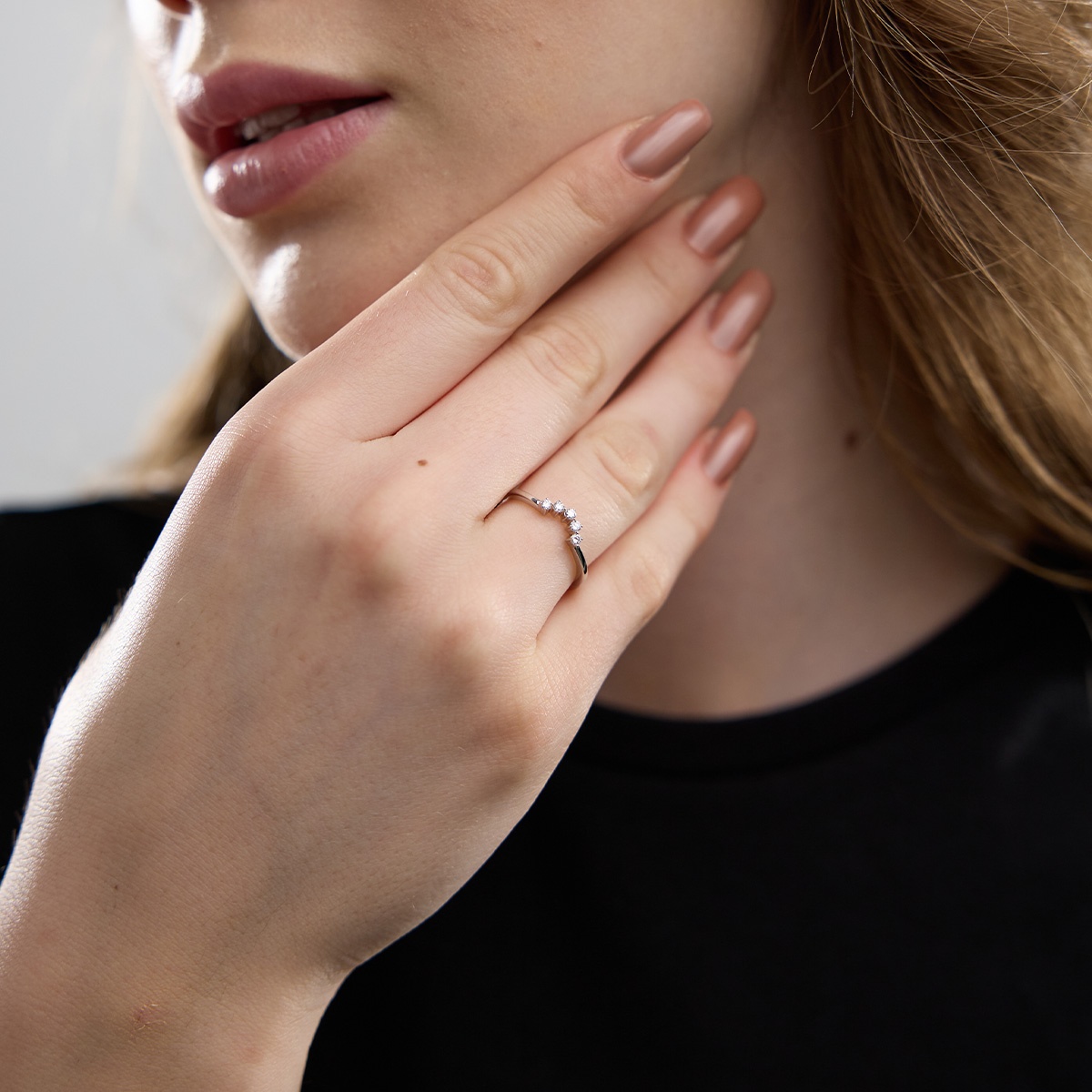 Additional Image 3 for  1/10 ctw Round Lab Grown Diamond Collar Wedding Band