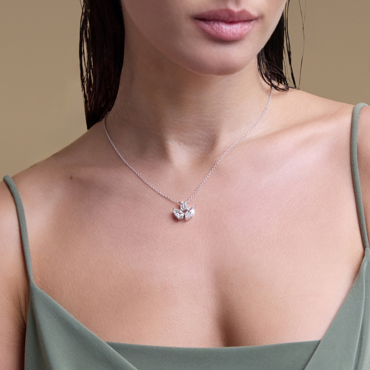 2 ï¿½ Mosaic Three Stone Fan Pendant